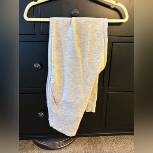 ❤️ H&M maternity sweatpants - size small - heather gray